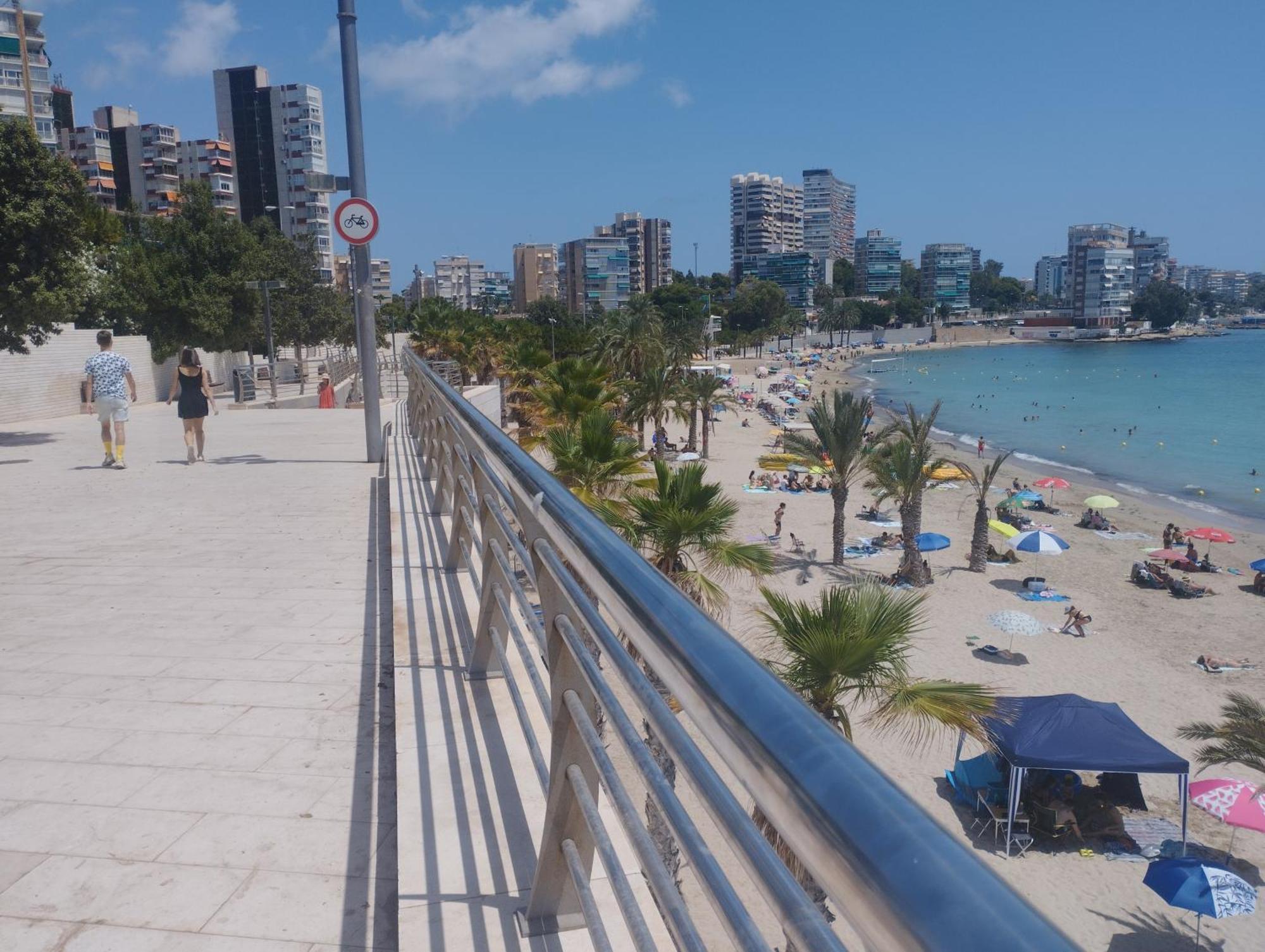 A 50 Metros Del Mar Y En 2 Paradas De Bus Estas En El Centro De Alicante Esterno foto