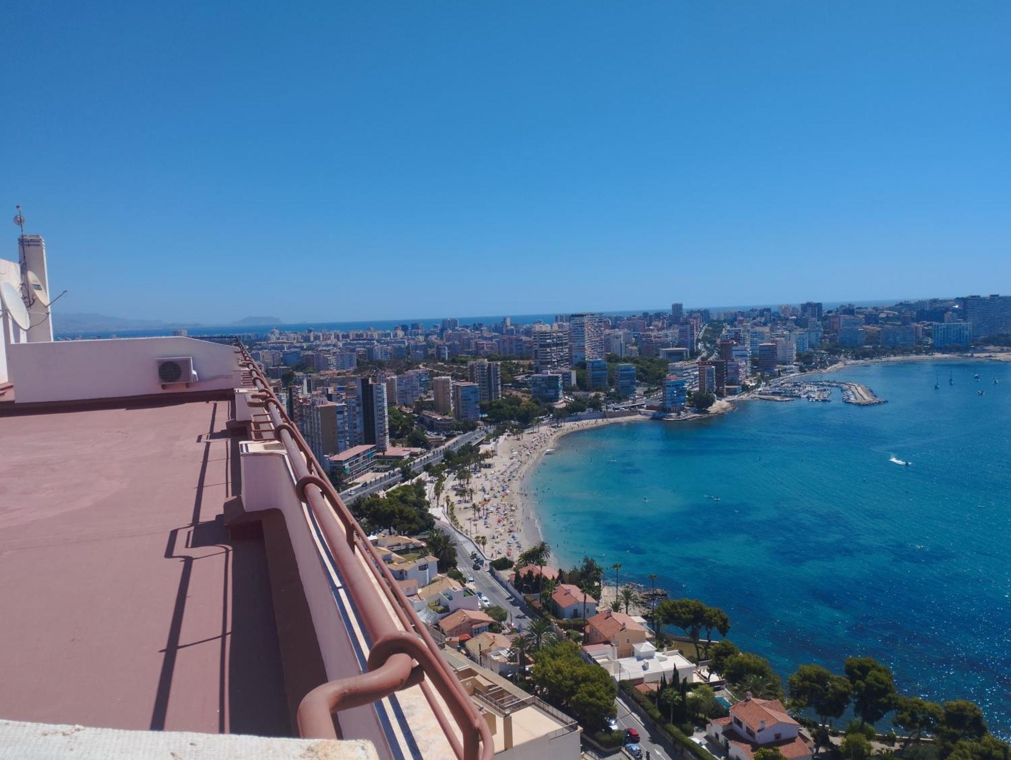 A 50 Metros Del Mar Y En 2 Paradas De Bus Estas En El Centro De Alicante Esterno foto