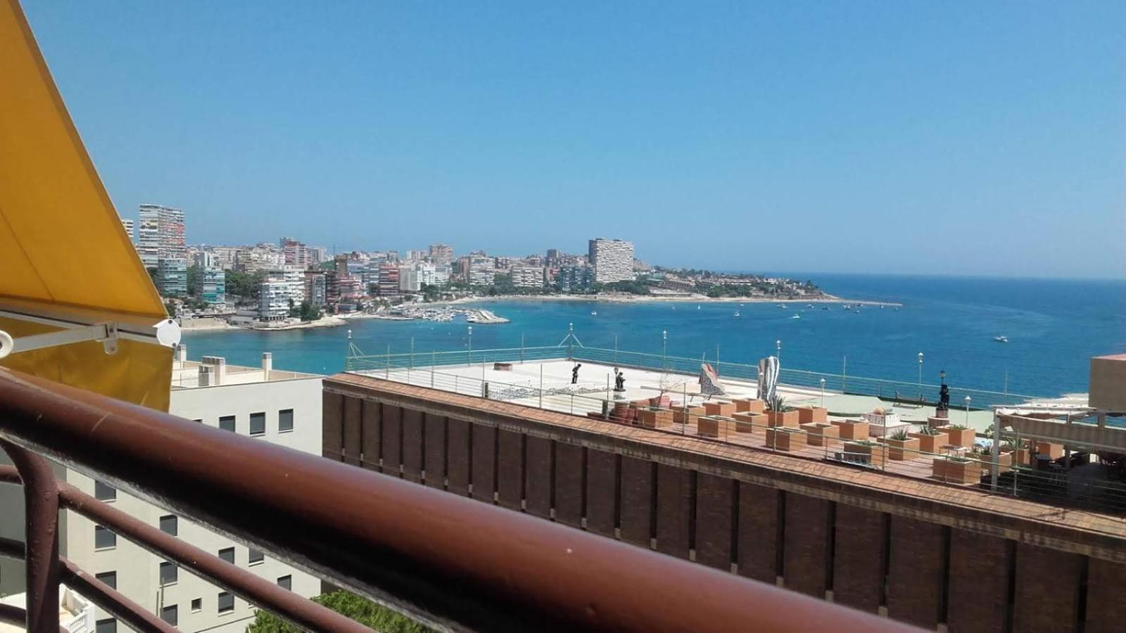 A 50 Metros Del Mar Y En 2 Paradas De Bus Estas En El Centro De Alicante Esterno foto